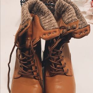 Brown sweater booties. Size 9. LIGHTLY WORN